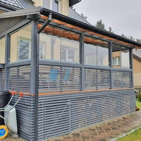 Безрамные каркасные системы для балконных ограждений, производитель Польша