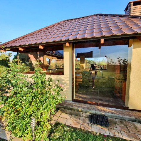 Безрамные каркасные системы для балконных ограждений, производитель Польша