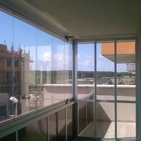 Безрамные каркасные системы для балконных ограждений, производитель Польша