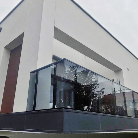 Безрамные каркасные системы для балконных ограждений, производитель Польша