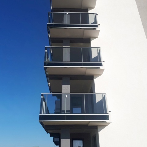 Безрамные каркасные системы для балконных ограждений, производитель Польша