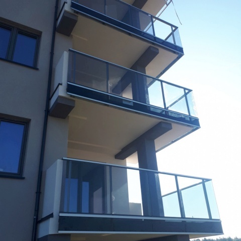 Безрамные каркасные системы для балконных ограждений, производитель Польша