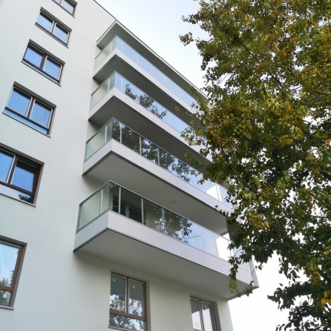 Безрамные каркасные системы для балконных ограждений, производитель Польша