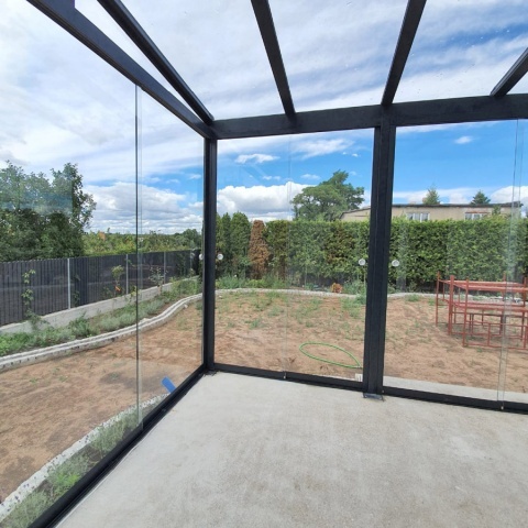 Безрамные каркасные системы для балконных ограждений, производитель Польша