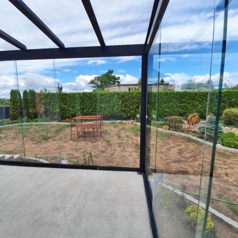 Безрамные каркасные системы для балконных ограждений, производитель Польша