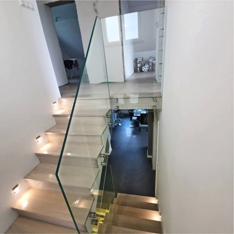 Безрамные каркасные системы для балконных ограждений, производитель Польша