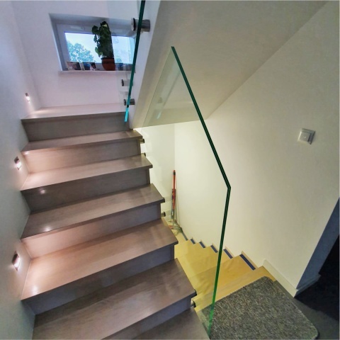 Безрамные каркасные системы для балконных ограждений, производитель Польша