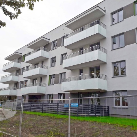 Безрамные каркасные системы для балконных ограждений, производитель Польша